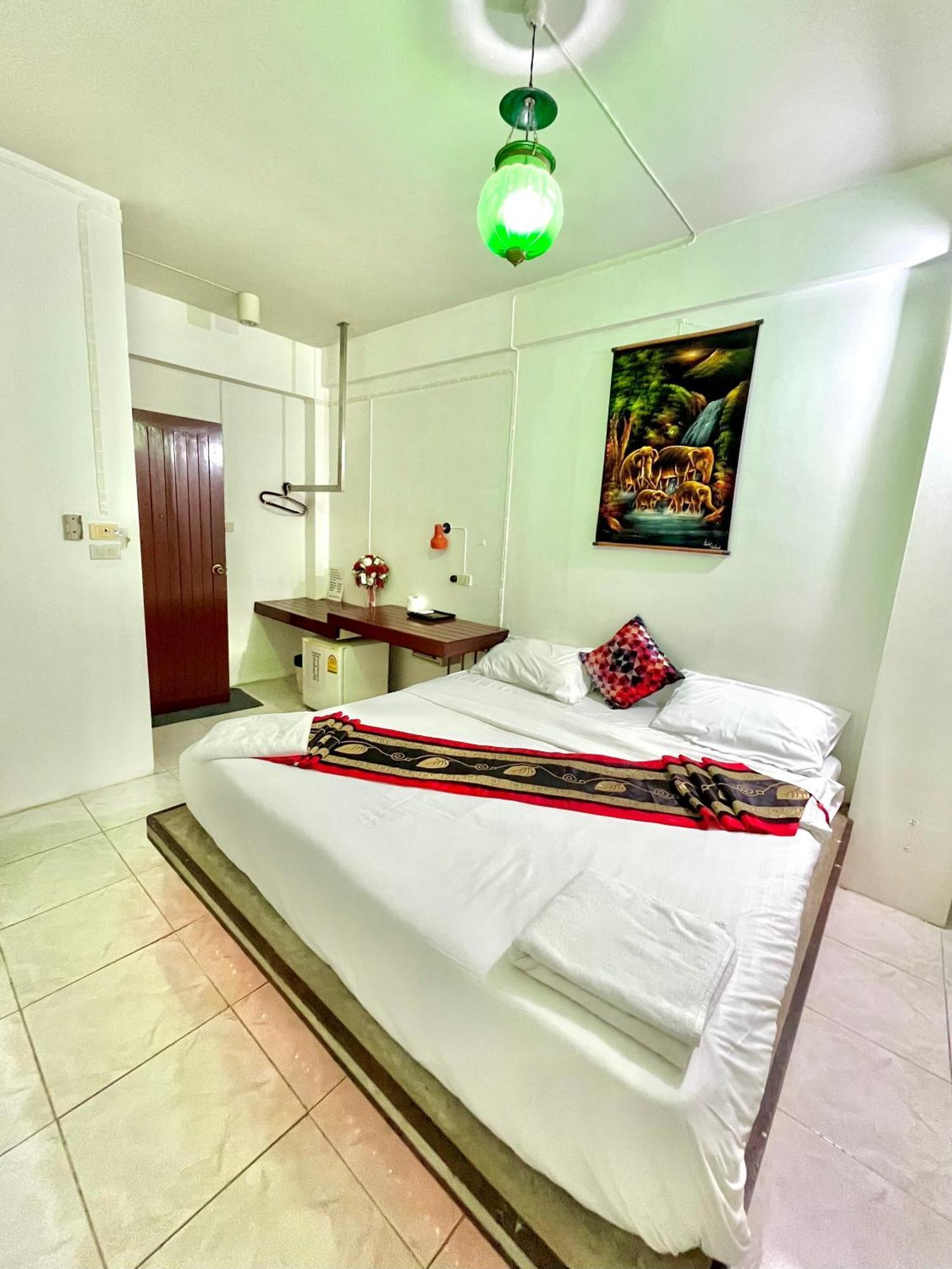 Sea Beach Paradise Patong Экстерьер фото